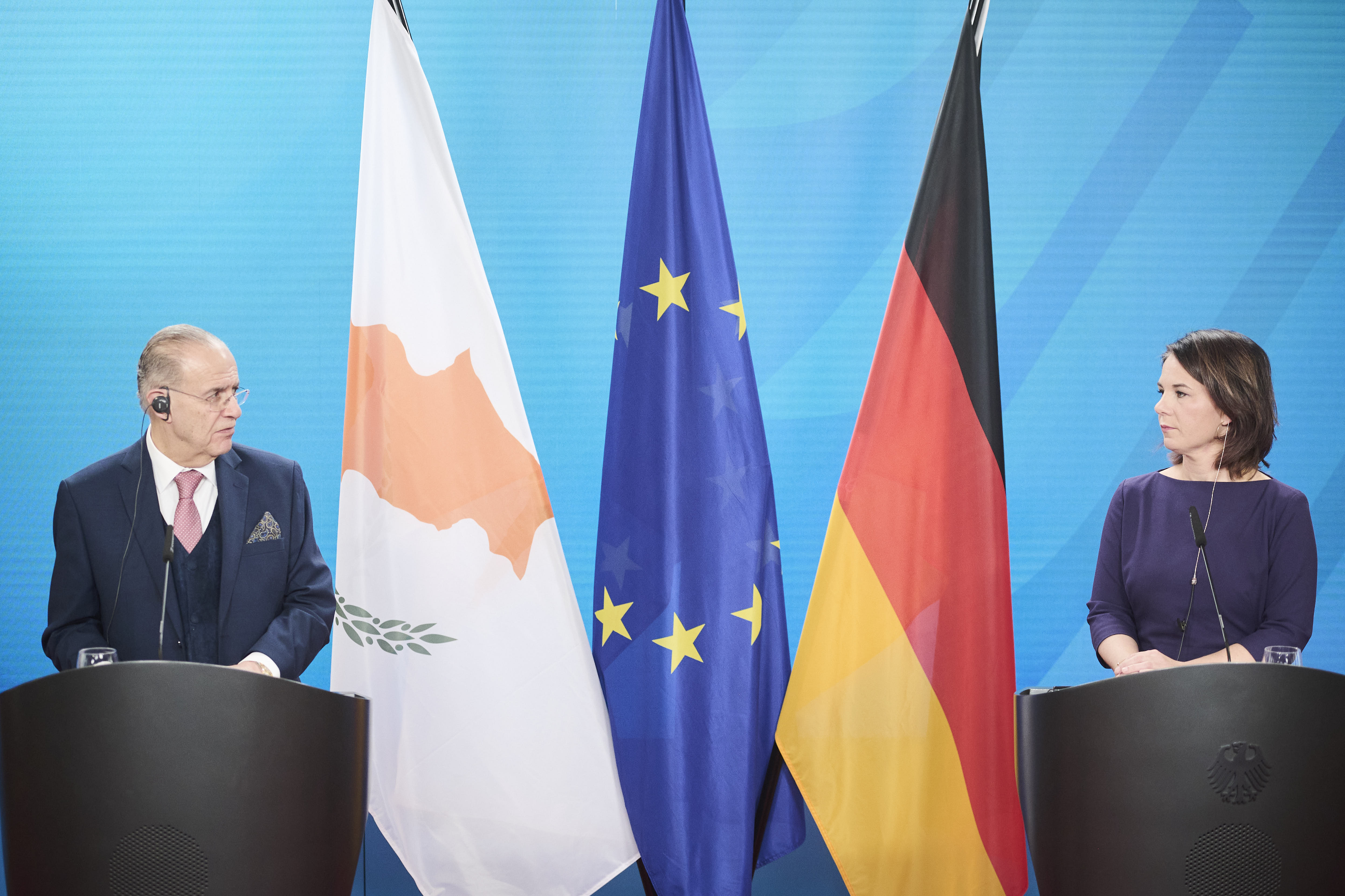 Berlin, Pressekonferenz von Annalena Baerbock und Ioannis Kasoul