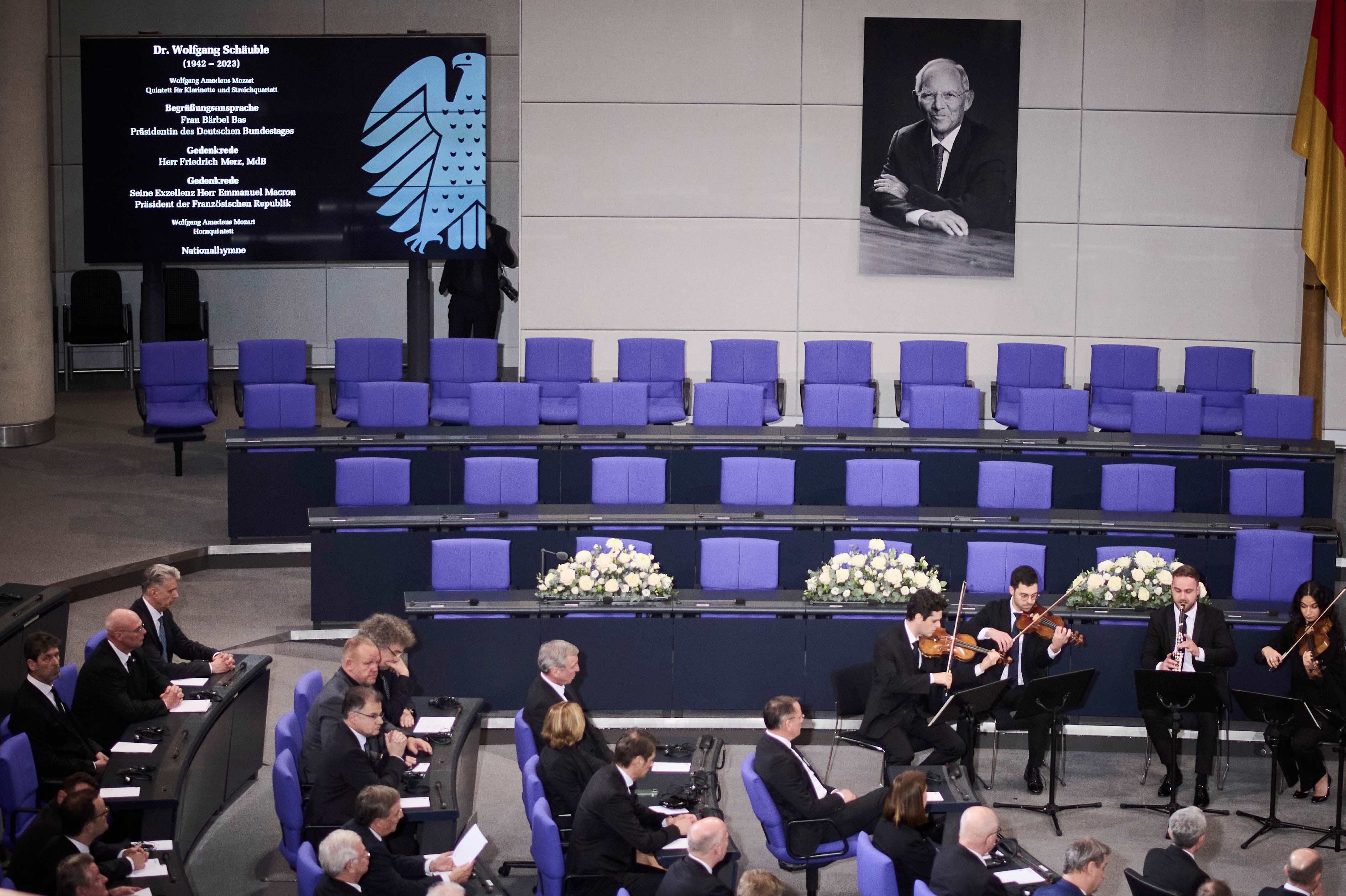 Berlin, Trauerstaatsakt für den verstorbenen Bundestagspräsidenten a.D. Wolfgang im Bundestag