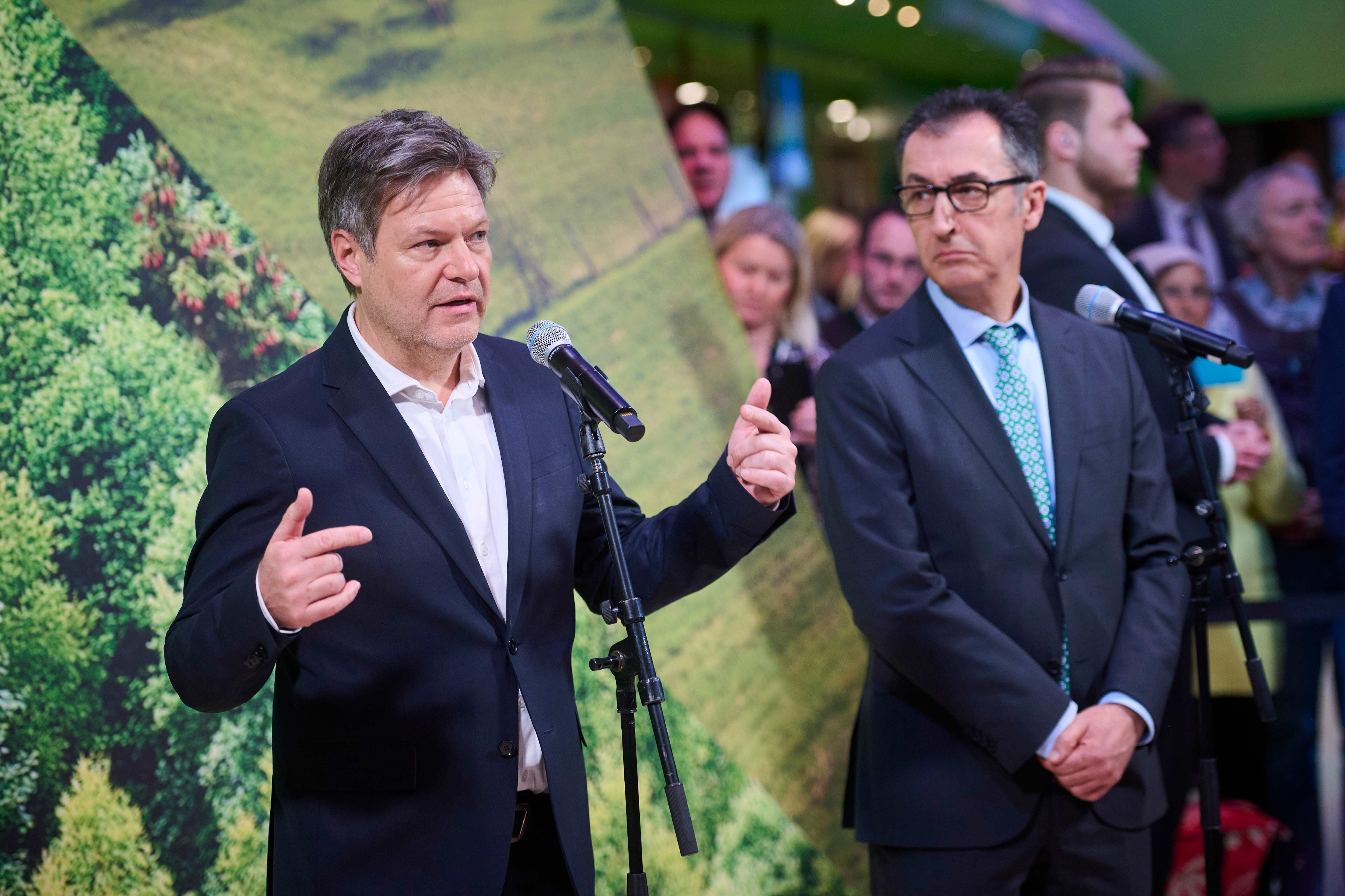 Grüne Woche, Pressestatement nach Hallenrund von Robert Habeck und Cem Özdemir