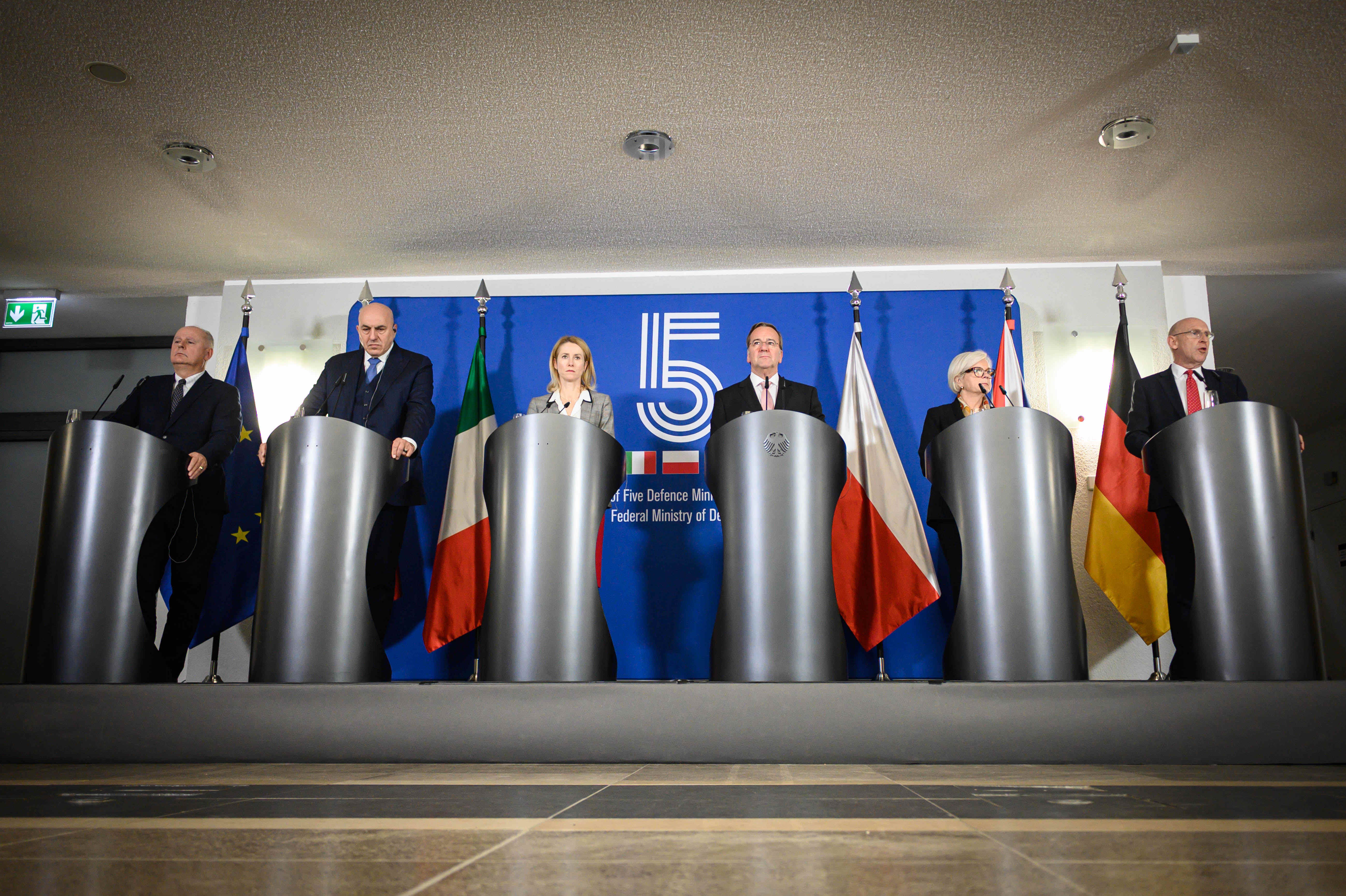 Berlin, Pressestatements nach dem Group of Five Treffen im BMVg