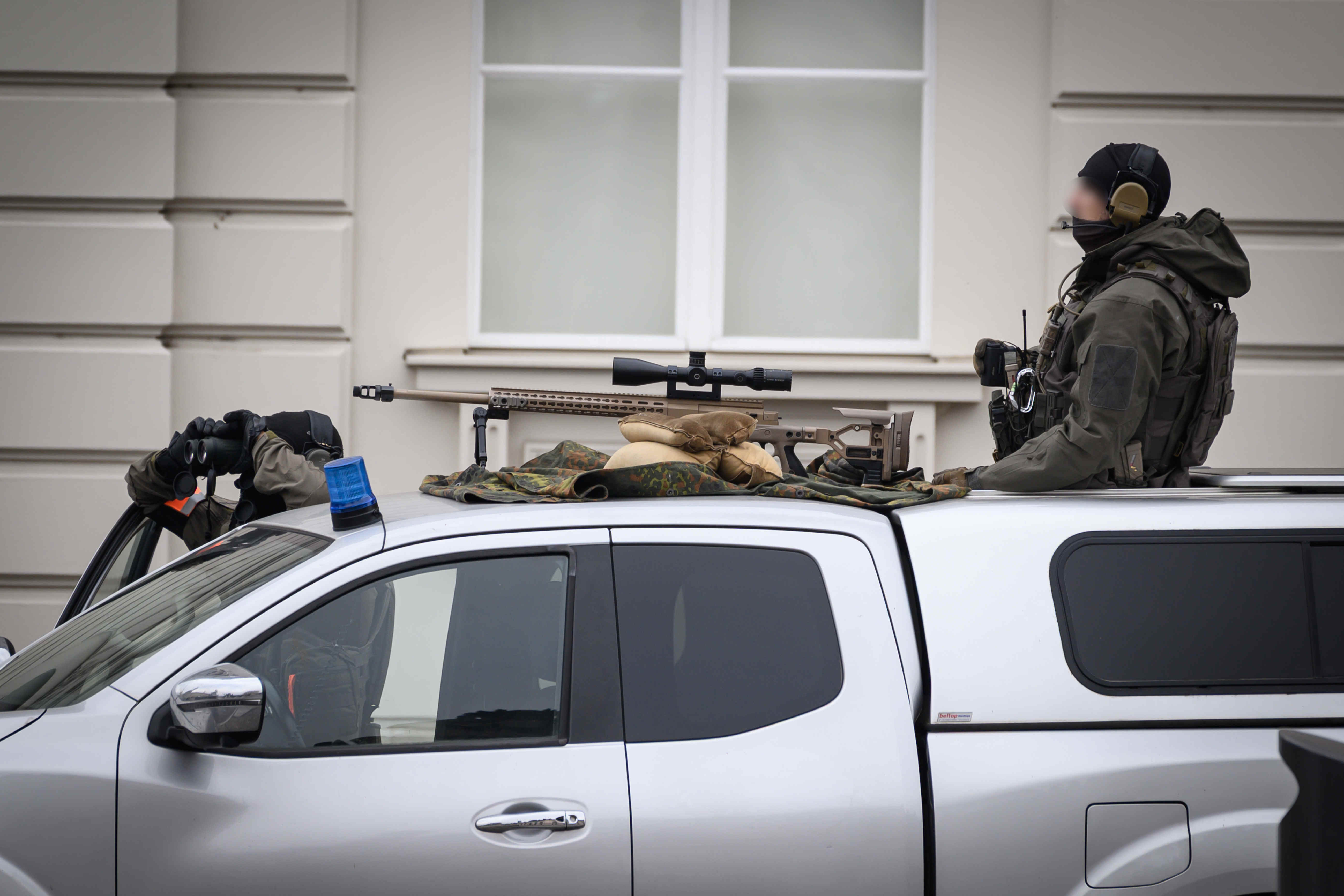 Berlin, Volkstrauertag - Kranzniederlegung zum Volkstrauertag in der Neuen Wache