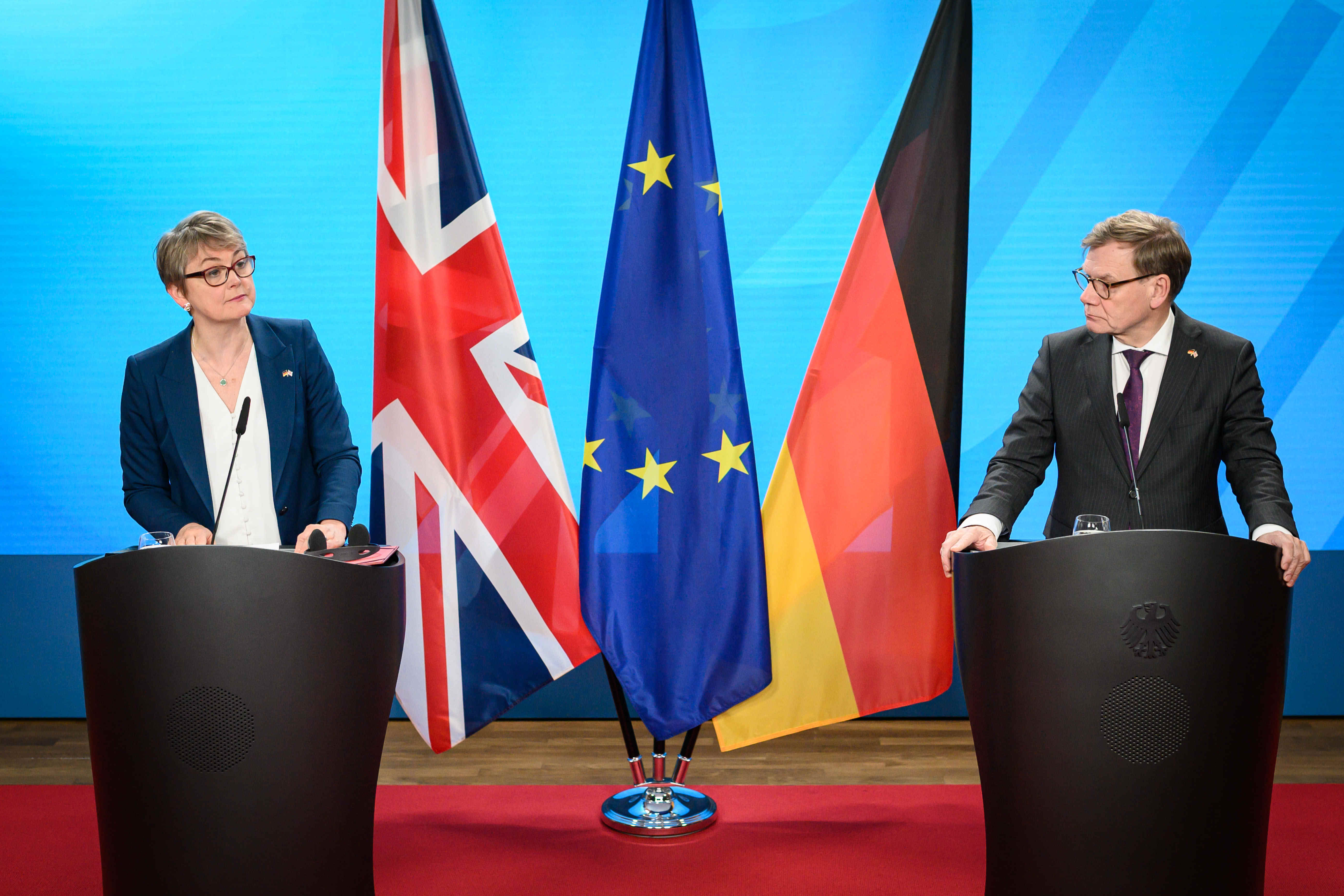 Berlin, Pressebegegnung Johann Wadephul und Yvette Cooper