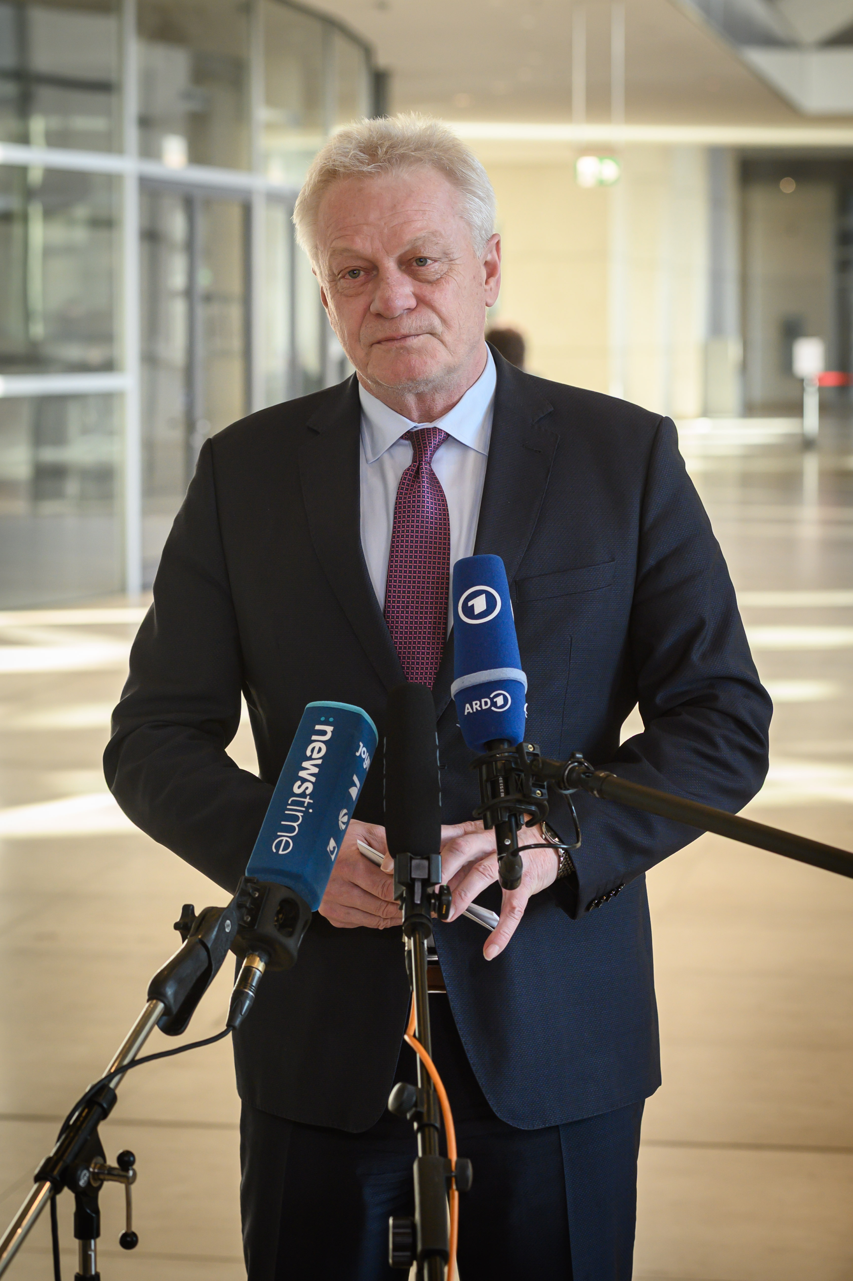 Berlin, Alois Rainer gibt ein Statement im Bundestag zur Aufnahme des Wolfs in das Bundesjagdgesetz